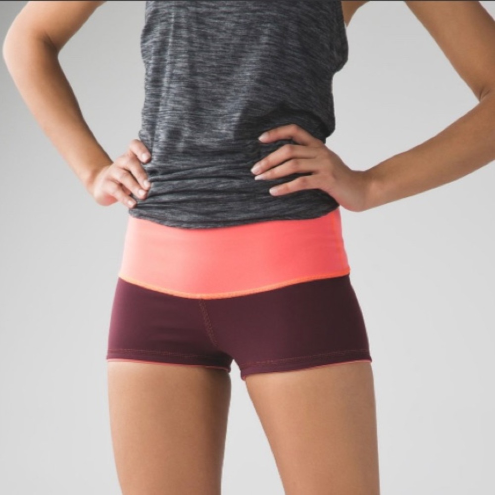 Lululemon Boogie Short (Reversible) Size 6 Coral pink maroon